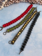 Afbeelding in Gallery-weergave laden, Diverse juwelen Elegante stijvolle armband Roodgouden aarmband voor dames Elegante armband Stijlvolle armband Rode accessoires
