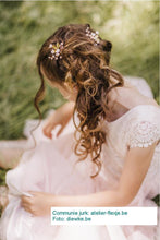 Afbeelding in Gallery-weergave laden, Haarspelden Haarspeld met bloemetjes, blaadjes en kralen Haarspeld met bloemetjes haarsieraad met blaadjes haar juweel met bloemen haaraccessoires bloemetjes | haarversiering voor bruiloft voor communie
