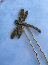 Afbeelding in Gallery-weergave laden, Haarspelden Haarspeld met een Libel Haarspeld blauw Libel Haarsieraad met insect Haarjuweel met goud groen Libelle Blauwe Haaraccessoires | Haar juwelen zilver blauw  Haarpin blauw

