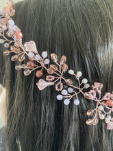 Afbeelding in Gallery-weergave laden, Haarstrengen Roségouden haarstukje met glazen bloemetjes Roségouden haarstukje met bloemetjes Bruidssieraad Communie kapsel Haarstuk
