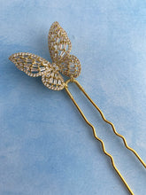 Afbeelding in Gallery-weergave laden, Jewelry Haarspeld met een glanzende vlinder Haarspeld met een glanzende vlinder Haarversiering met vlinders Bruids haarstijl Communie haar

